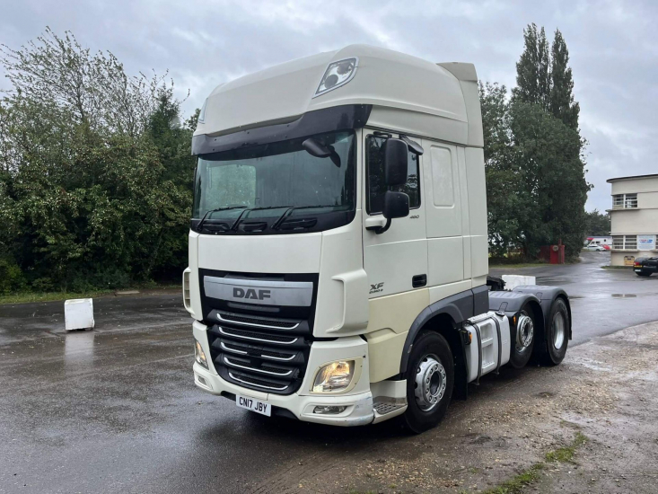 DAF XF 105 460 6 X 2 Tractor Unit